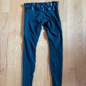 Lululemon leggings. Color green. Size 8.